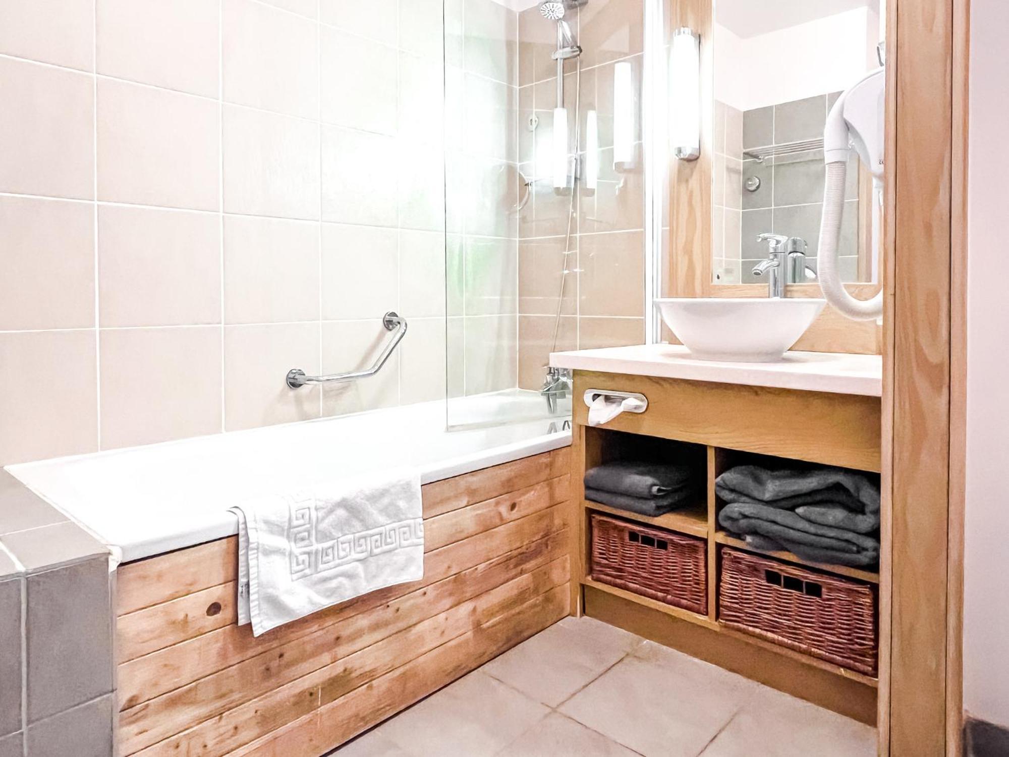 Large One-Bedroom Apartment, Wheelchair Adapted, Les Terrasses D'Eos Flaine Kültér fotó